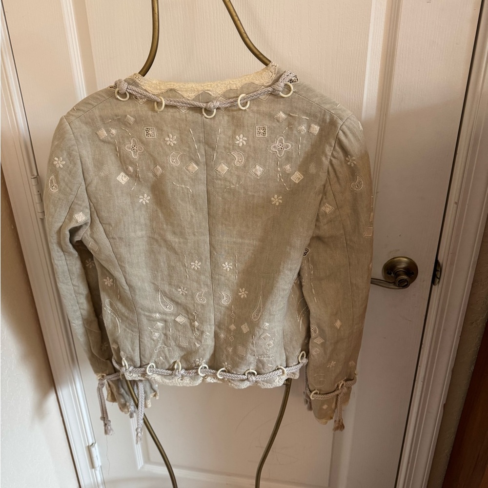 Moschino Embroidered Beige Jacket with Rope Like Trim - Picture 4 of 7
